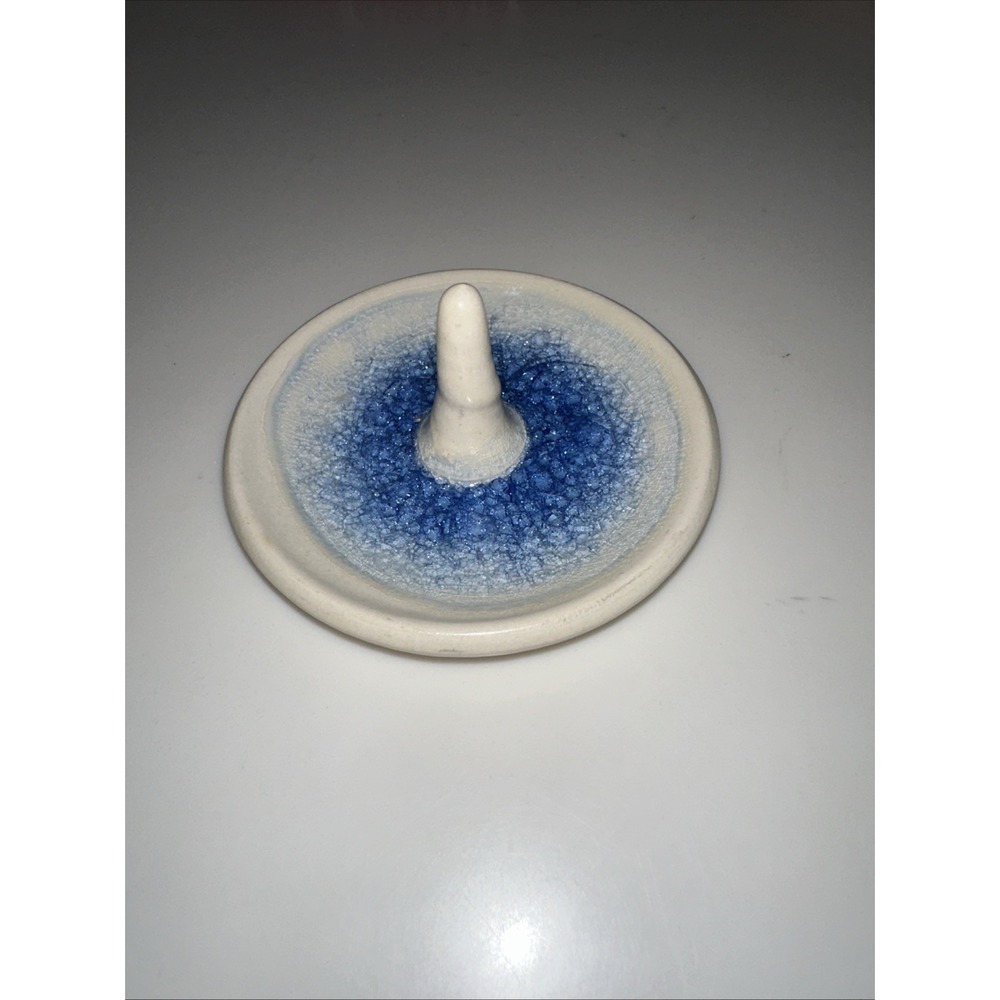 Ceramic Ring Holder W/ Beach Theme Crackle‎ Glass. Cream W/ Blue Signed